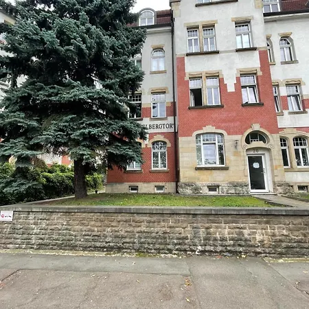 Raha - Ihr Rueckzugsort Mit Panoramablick - Hbf - Vollausstattung - Gratis Parkplatz Apartment