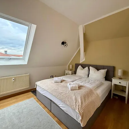 Apartment Raha - Ihr Rueckzugsort Mit Panoramablick - Hbf - Vollausstattung - Gratis Parkplatz *