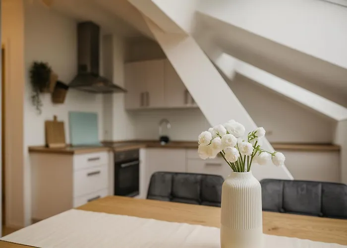 Raha - Ihr Rückzugsort Mit Panoramablick - Hbf - Vollausstattung - Privat Parkplatz